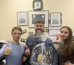 Двадцатитысячный клиент получил поздравления и приятный подарок.